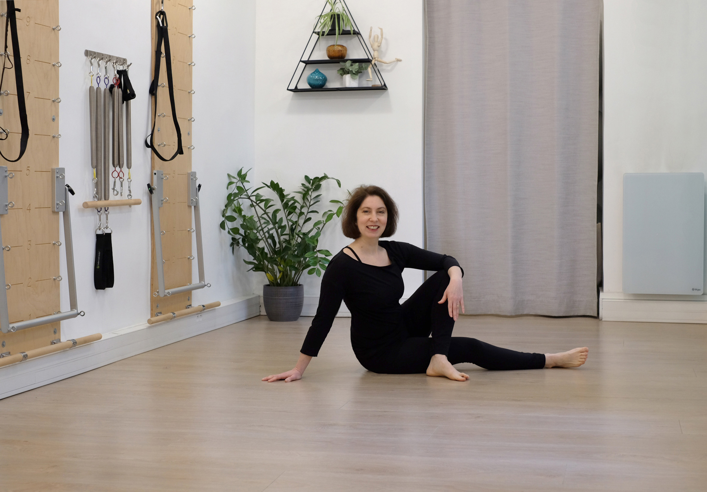 Emily professeure de Pilates dans le studio